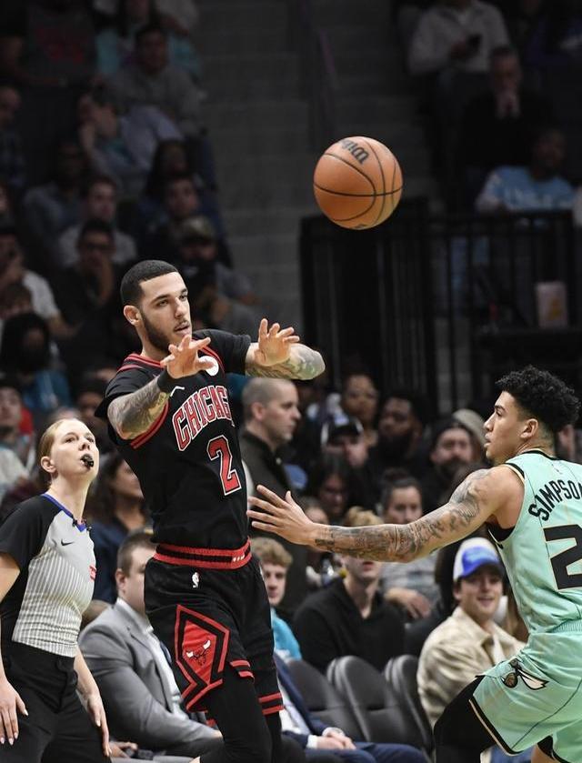 开云体育下载-关键时刻芝加哥公牛备战NBA季后赛,伤情更新细节曝光,媒体盛赞,团队化学反应显著的简单介绍